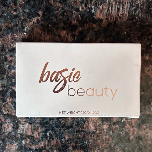 NWT BASIC BEAUTY BRONZY AF PALETTE - Picture 5 of 7